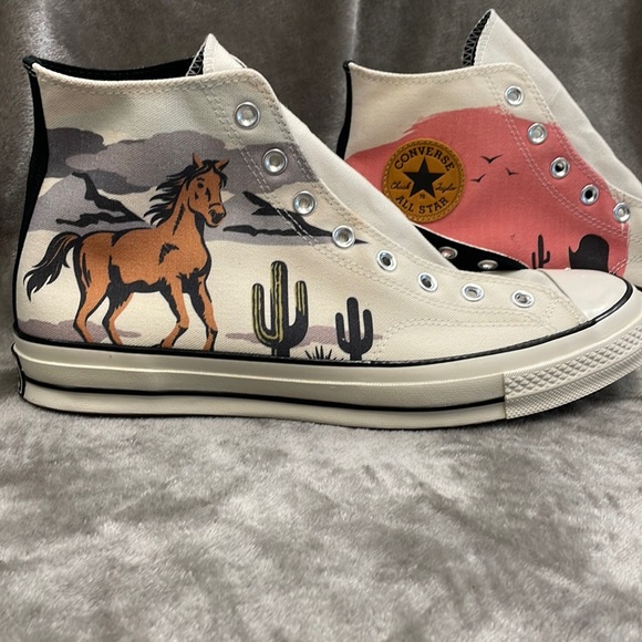 Converse Other - NWOT. CONVERSE TWISTED RESORT CHUCK 70